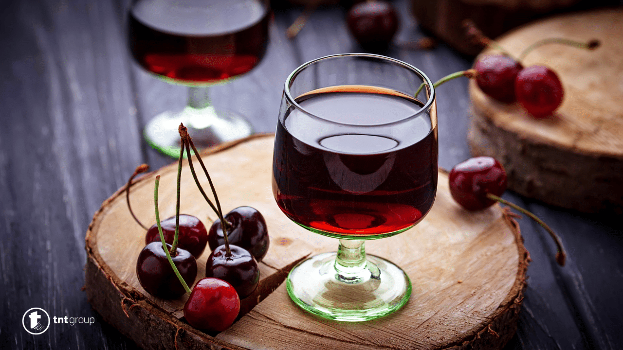 Višnjevac – Liker od višnje: Tradicija, Proizvodnja i Užitak